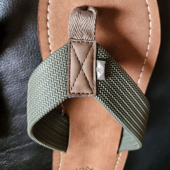 NWOT Dockers mens size 11 fip flops - Picture 5 of 5